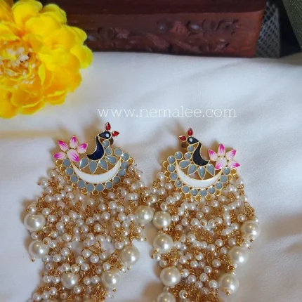 Mayuri- pearl statement earring in grey