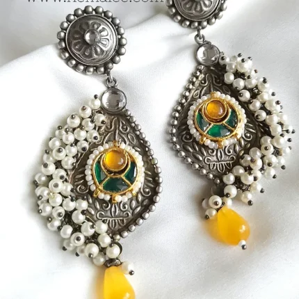 Preeth -pachi kundan studded earrings with monalisa beads