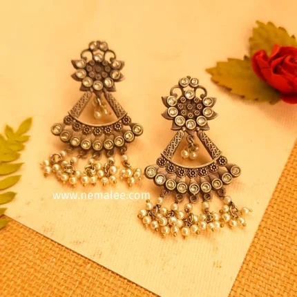 Yathna - silver look alike earring