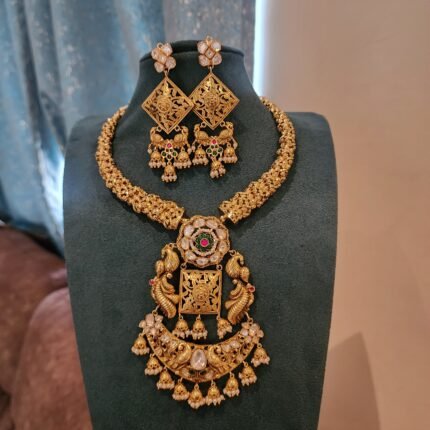 Peacock heritage hasli